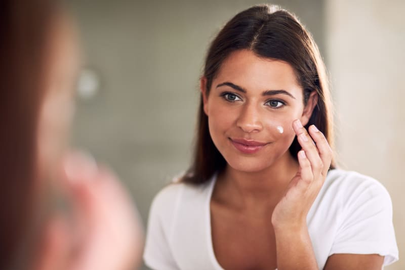 Como combater o excesso de oleosidade na pele?